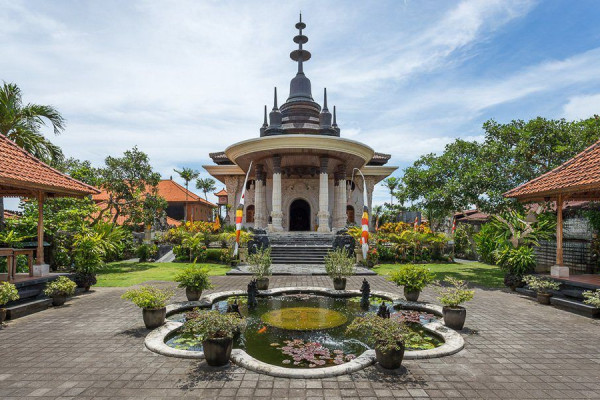 Sejarah Vihara Buddha Sakyamuni di Kota Denpasar, Bangunannya Megah 