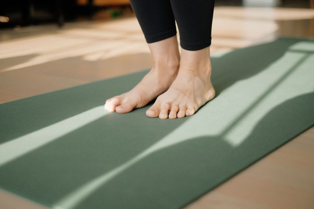 Cara Membersihkan Yoga Mat Agar Terhindar dari Jamur