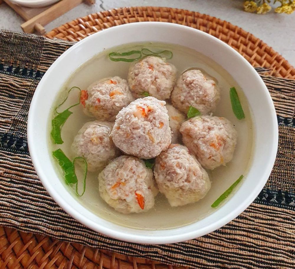 Resep Bakso Ayam Udang Wortel yang Kuahnya Gurih dan Sedap
