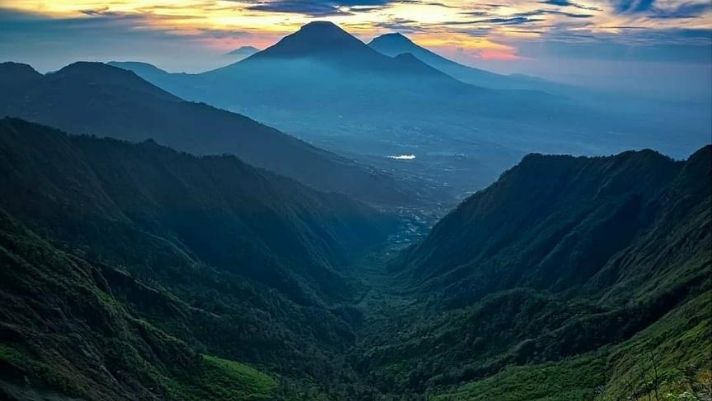 Rekomendasi 7 Gunung di Jawa Tengah yang Cocok Untuk Pendaki Pemula