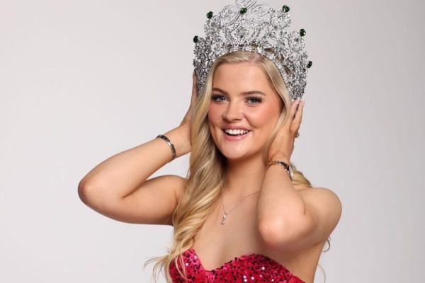 9 Potret Layla Doherty Miss Earth Irlandia 2023, Bikin Jatuh Hati!