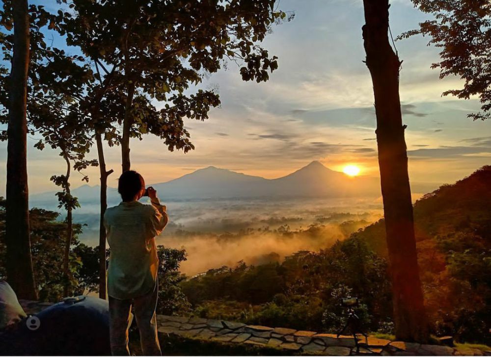 9 Potret Sinar Hill, Spot Sunrise dan Sunset di Borobudur Magelang
