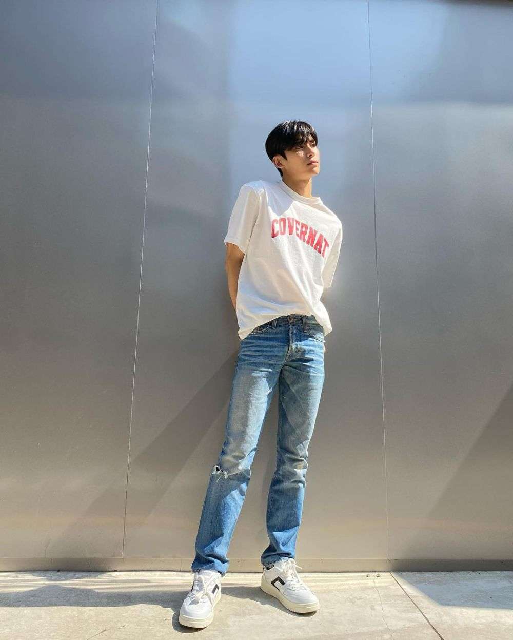 7 Padu Padan Denim Outfit Ala Taeyang SF9, Edgy Dan Stylish!