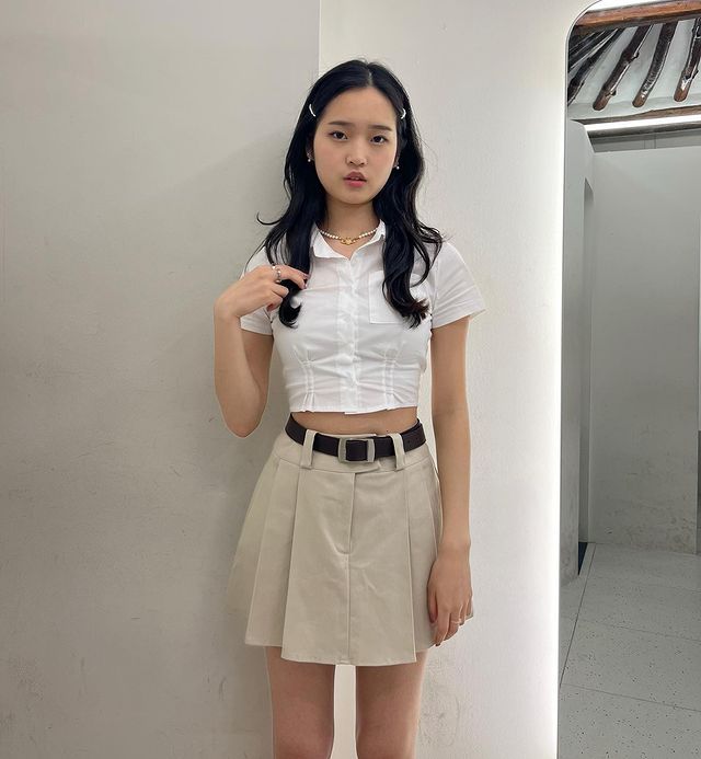 13 Ide Padu Padan Mini Skirt ala Saranghoe, Super Cute! 