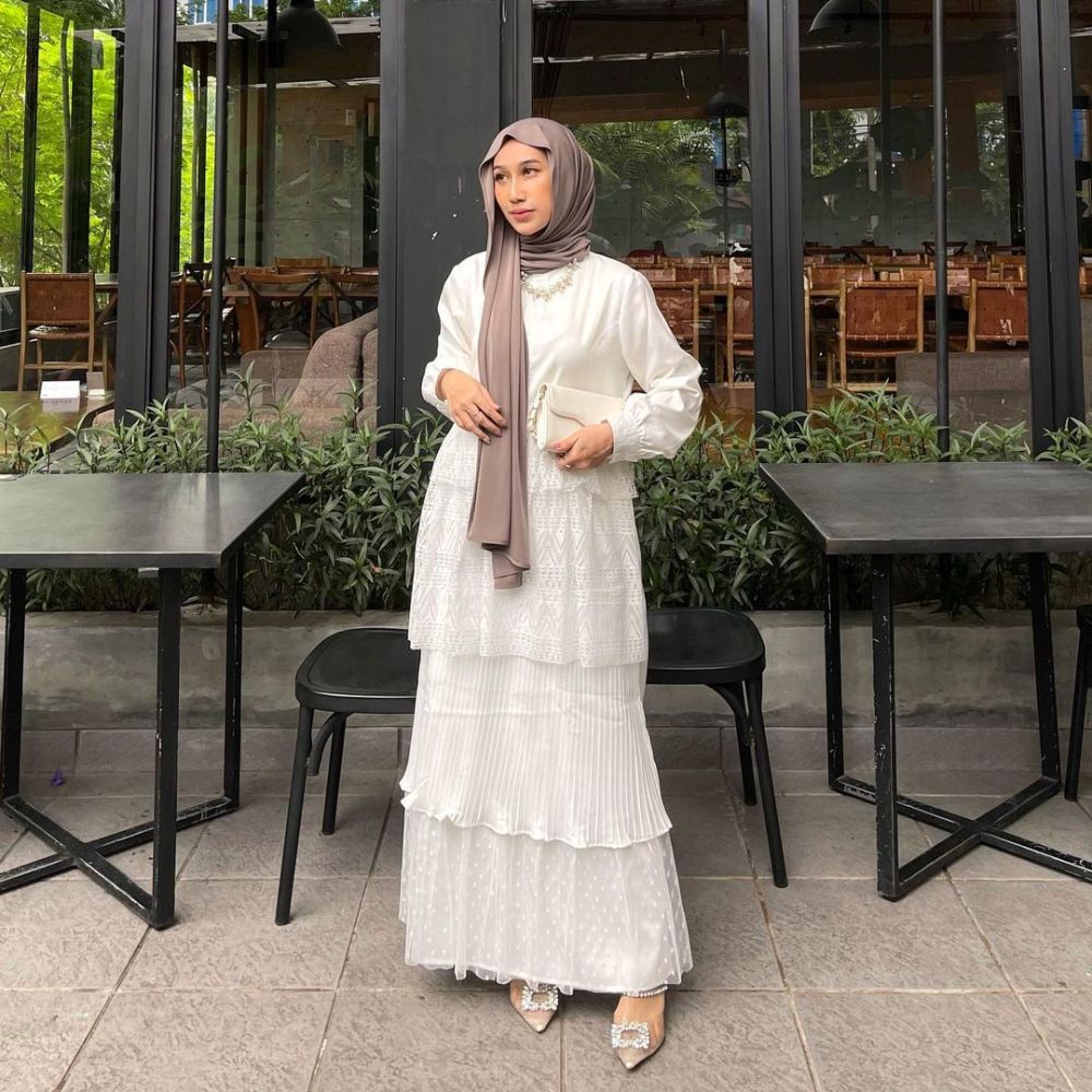 Outfit Kondangan Hijab Dengan Nuansa Putih