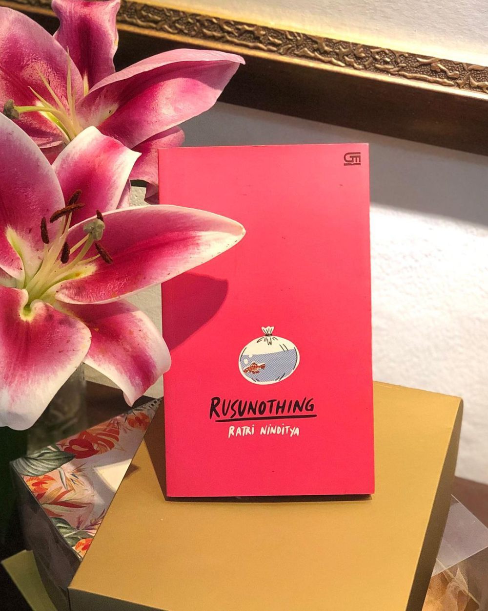 9 Buku Lokal Sampul Pink, Gak Melulu tentang Cinta dan Perempuan