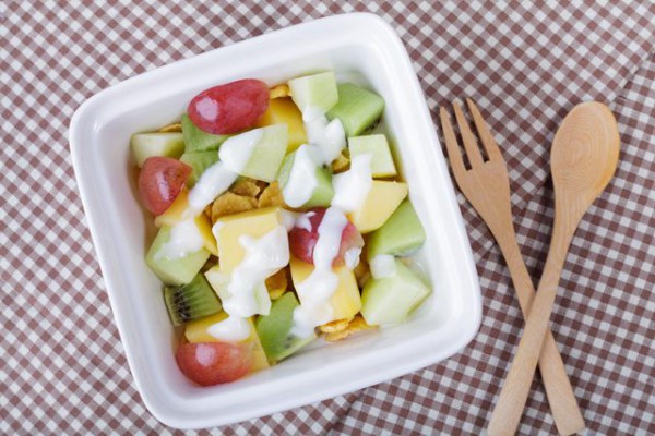 Cara Membuat Saus Salad Buah yang Kental dan Gak Mudah Cair
