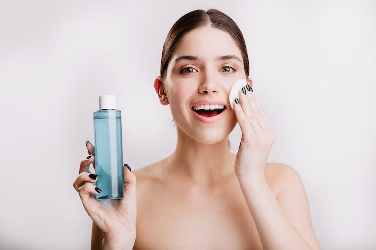 5 Kesalahan Pakai Micellar Water, Bukan Pengganti Cuci Muka