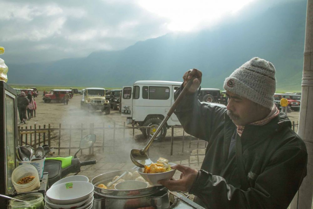 Sehari Dibuka, Gunung Bromo Langsung Diserbu Ratusan Wisatawan