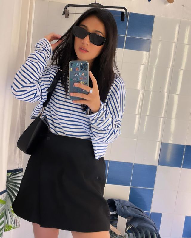8 Momen Mirror Selfie Zulfa Maharani, Kece Pamer Outfit!
