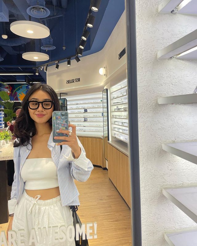 8 Momen Mirror Selfie Zulfa Maharani, Kece Pamer Outfit!