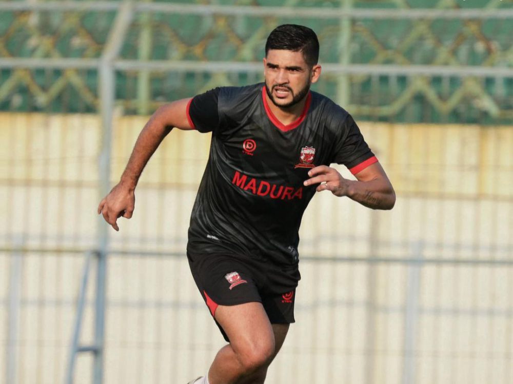 Mengenal Striker Asing Madura United dari Brasil Junior Brandao
