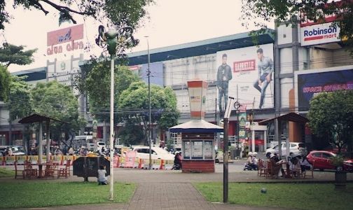 Pemkot Malang Gelontorkan Rp900 Juta untuk Lampu di Alun-alun Merdeka
