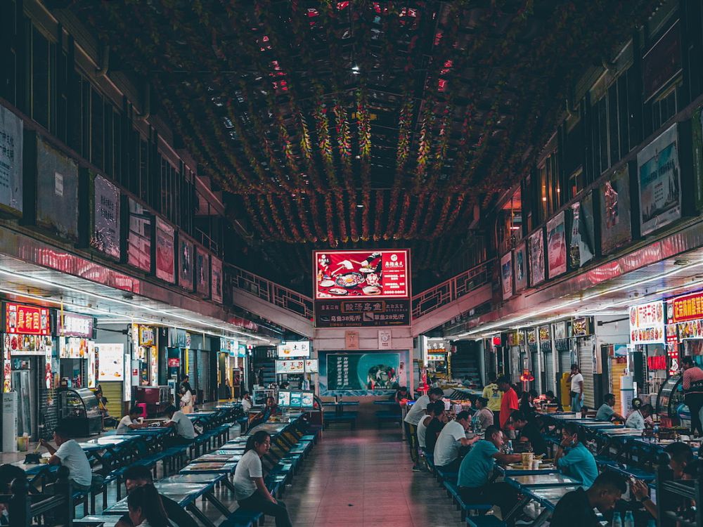 12 Jenis Tempat Makan Selain Restoran Yang Harus Kamu Tahu