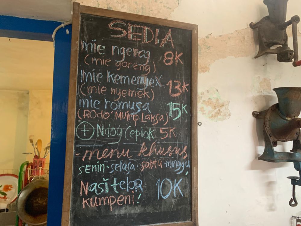Kafe di Malang Berikan Diskon Spesial Bagi Pengguna Bahasa Walikan