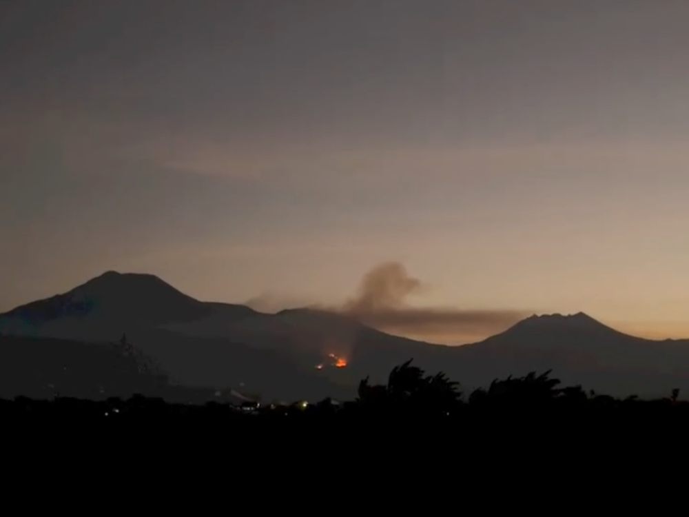 Hujan Ekstrem di Banyuwangi Reda, Gunung Raung Kebakaran