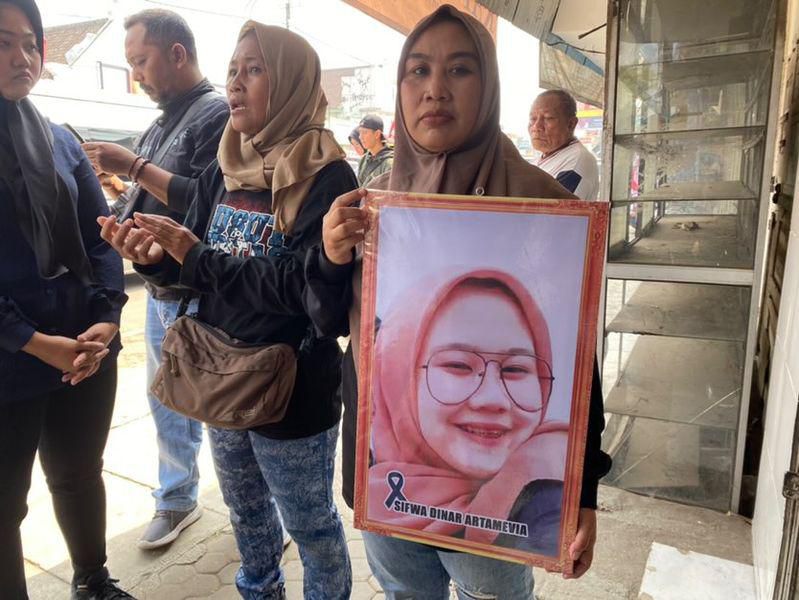 Suara Parau Keluarga Korban Tragedi Kanjuruhan Memanggil Jokowi
