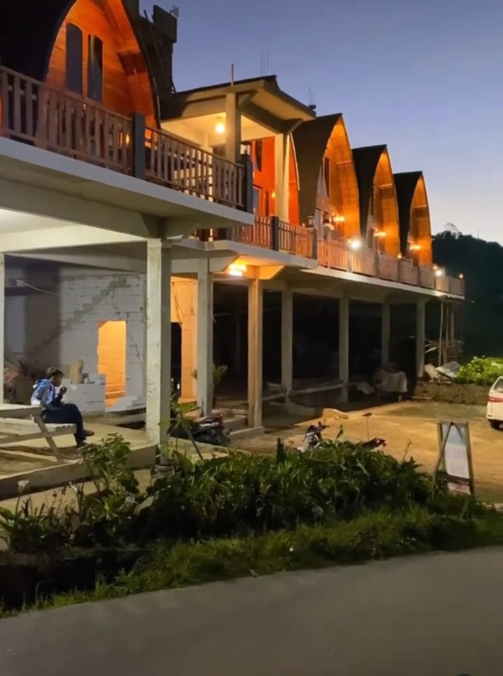 6 Rekomendasi Cabin Hotel Triangle di Dieng, View Epic Seperti Eropa