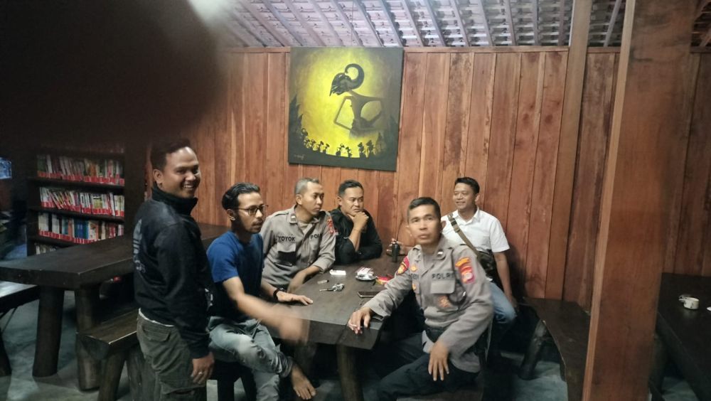 Bangunan Kafe Basa Basi di Kasihan Bantul Roboh, Karyawan Terluka