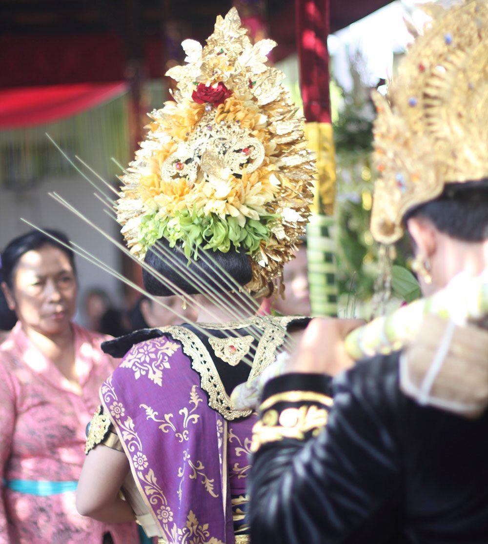 Arti Tradisi Ngejot Jerimpen Galungan, Khusus Pengantin Baru