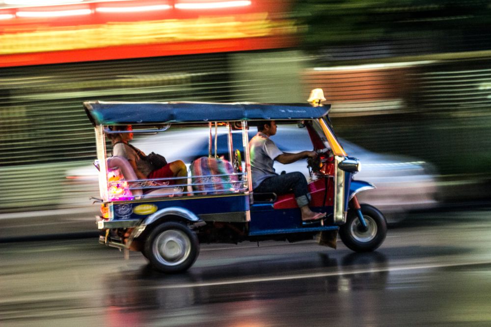 Mengenal Alat Transportasi Tuktuk, Kendaraan Roda Tiga Mirip Bajaj