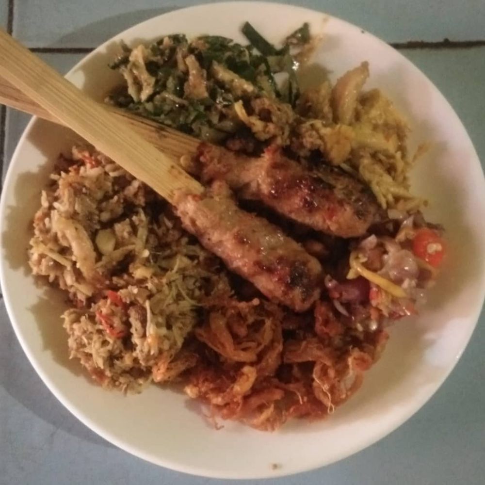 7 Nasi Lawar Halal di Bali, Ada Olahan Daging Tupai