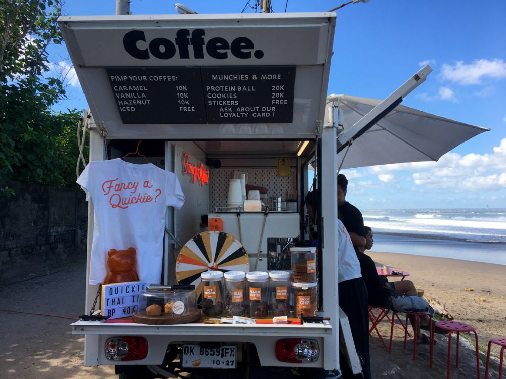 Sensasi Ngopi Pagi di Quickie Coffee, View Pantai Seminyak