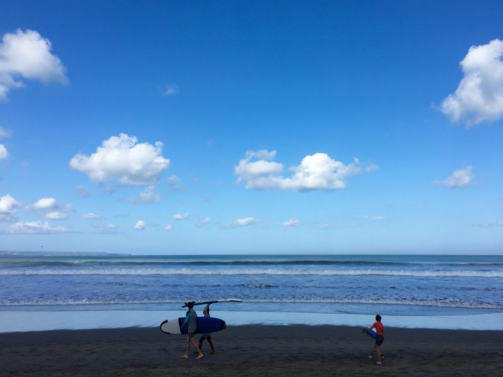 Sensasi Ngopi Pagi di Quickie Coffee, View Pantai Seminyak