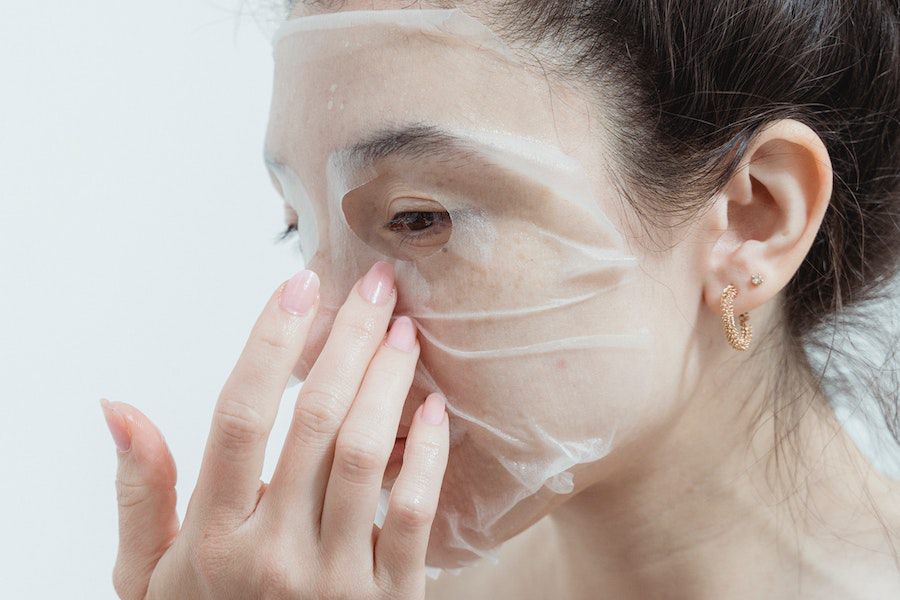 5 Cara Menghapus Komedo di Hidung dengan Baby Oil, Anti Ribet!