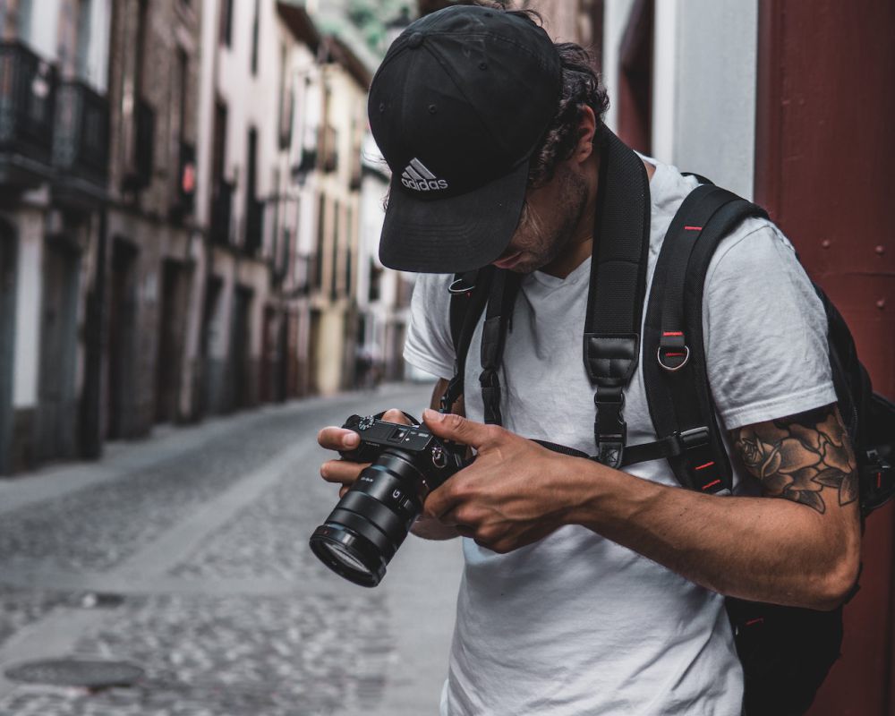 5 Cara Menjadi Fotografer Profesional, Bikin Portofolio?