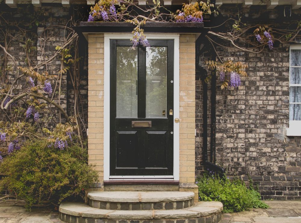 5 Tips Memilih Pintu Rumah yang Kuat dan Awet, Jangan Keliru!
