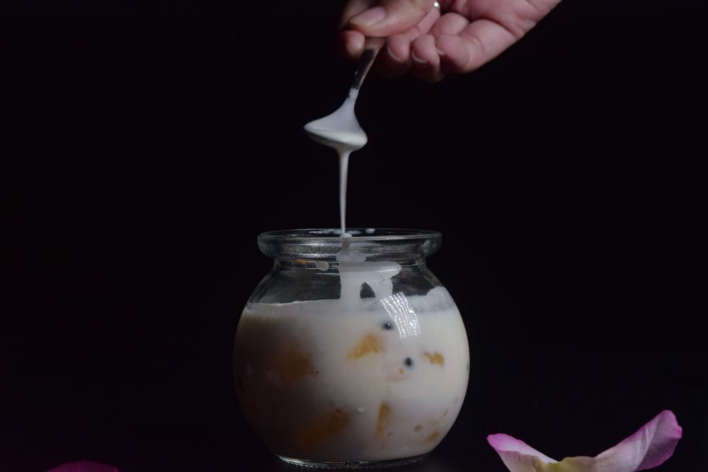 5 Cara Membeli Yoghurt Segar dan Sehat, Jangan Salah!