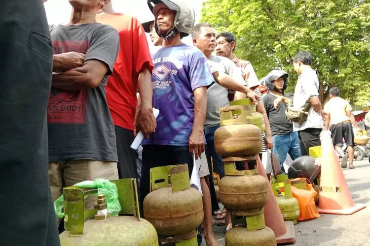 Coba Gas Non Subsidi, Pedagang Kecil di Banyuwangi Malah Buntung