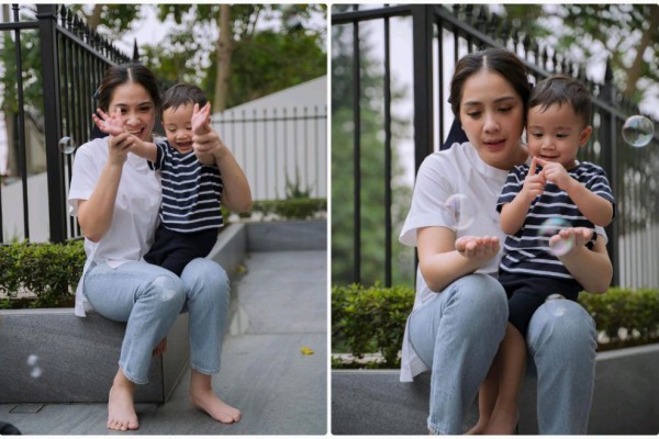 7 Potret Nagita dan Cipung Main Gelembung, Penuh Tawa Ceria!