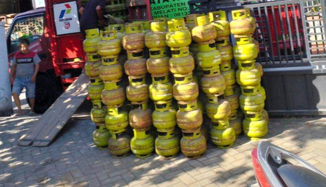 Gas 3 Kg Langka di Banyuwangi Bikin Warga Terpaksa Pakai Gas Kaleng