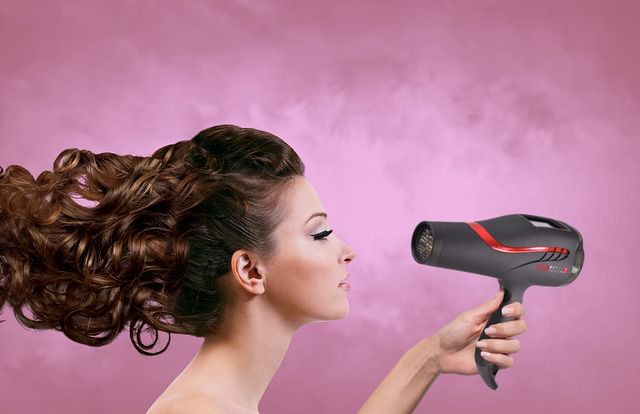 10 Hair Care Routine Wajib agar Rambut Tampak Bervolume dan Berkilau