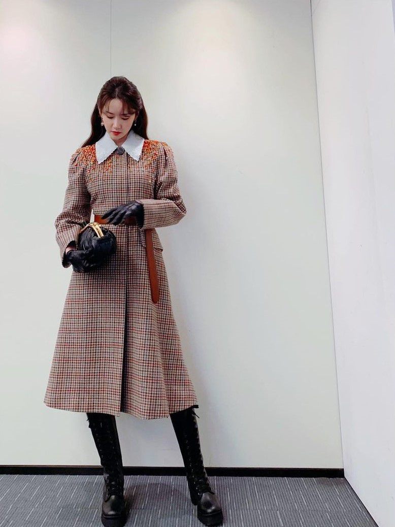 9 Inspirasi Outfit Vintage ala Yoona SNSD, Klasik nan Anggun