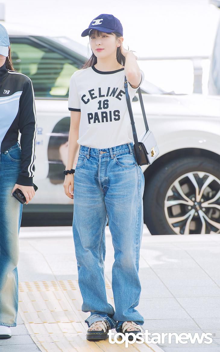 10 Padu Padan Celana Jeans ala Seulgi Red Velvet, Modis dan Kekinian!