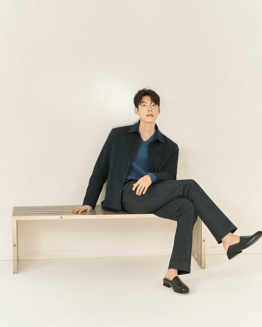 9 Referensi Outfit Kencan ala Kim Woo Bin, Kece dan Simpel Abis!