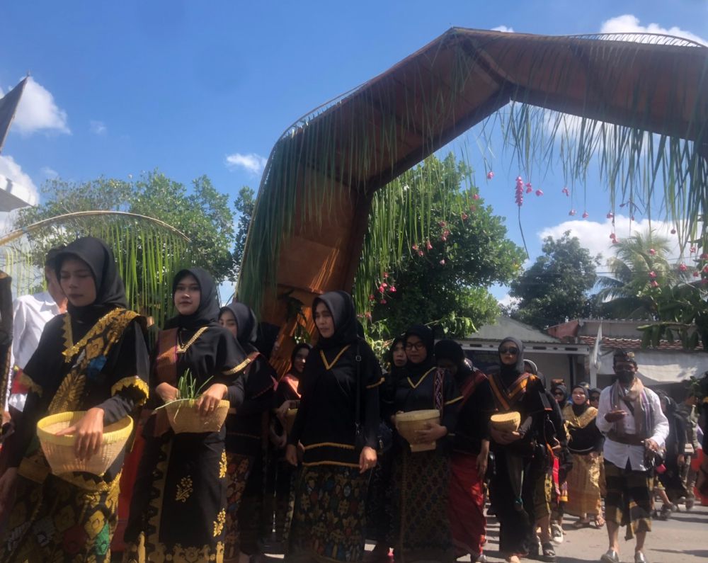 Menyimak Tradisi Tujak Ragi Beleq di Lombok Timur