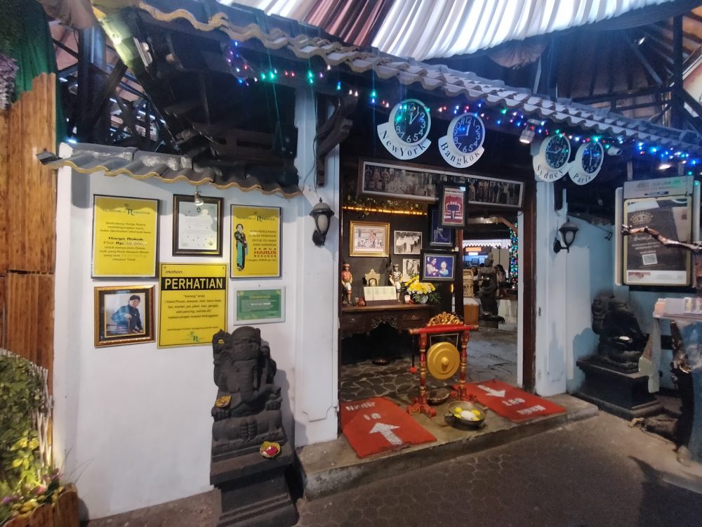 7 Restoran Keluarga Dekat Gereja Katolik Kotabaru, Yuk Makan Bareng