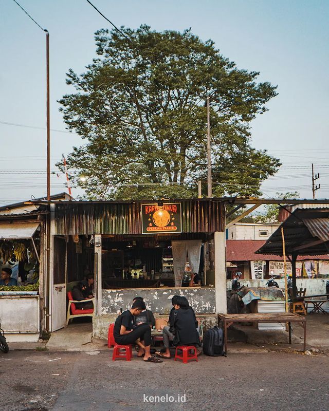 6 Kedai Kopi dengan View Kereta Api di Malang 