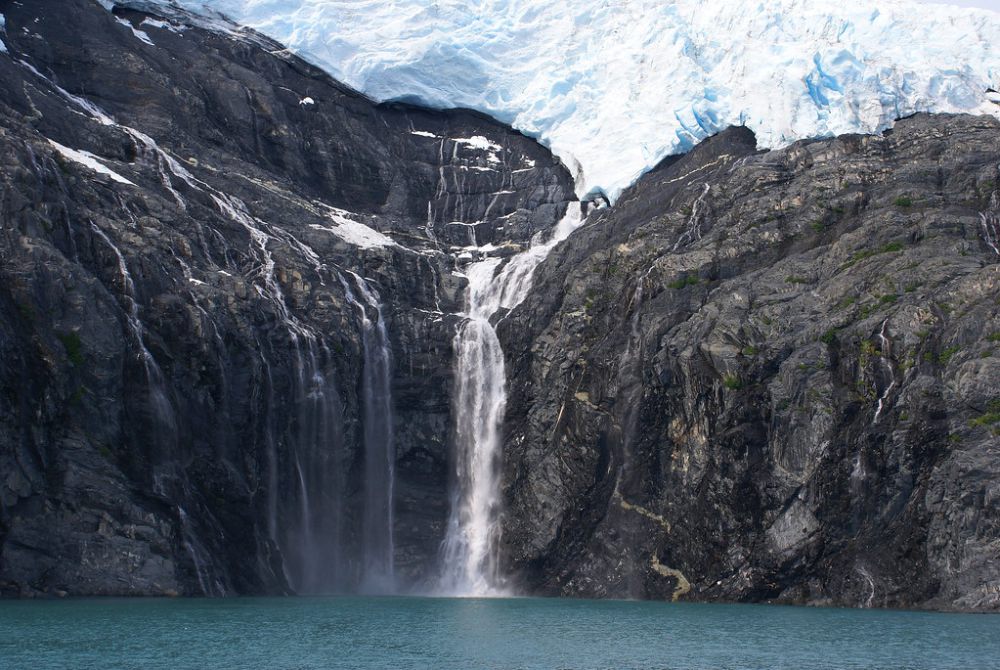 5 Air Terjun Paling Hits di Alaska, Dijamin Bikin Betah!