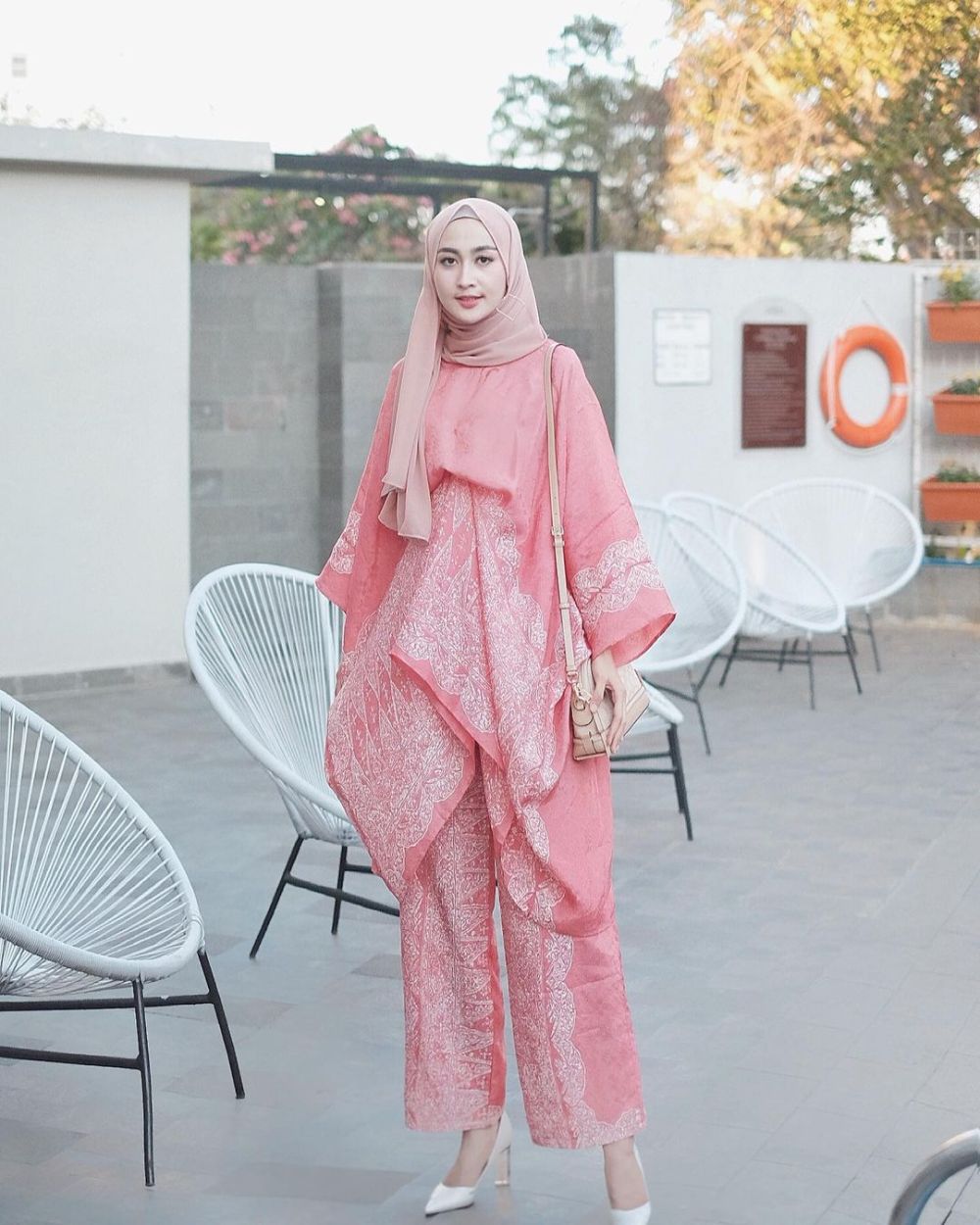 Ide Hijab Style Kondangan Dengan Outfit Nuansa Etnik