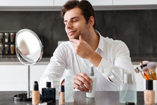 5 Alasan Absurd Kenapa Pria Enggan Gunakan Skincare, Percaya Mitos?
