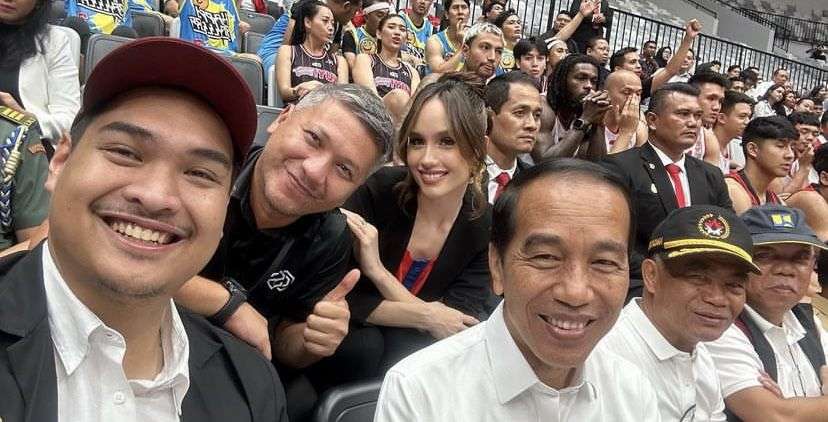 Momen Cinta Laura Temani Jokowi Di Peresmian Indonesia Arena