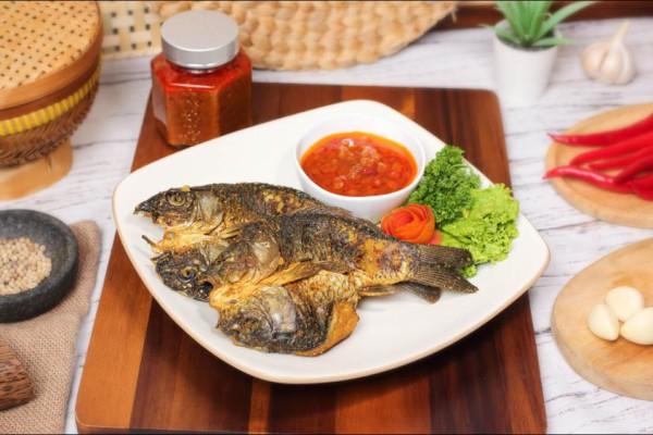 Resep Ikan Mas Goreng Marinasi Sambal Merah Nanas