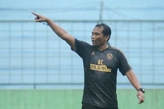 Posisi Gethuk Tergusur, Kuncoro jadi Pelatih Caretaker Arema FC