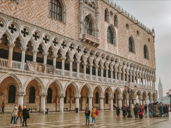 9 Destinasi Wisata Populer di Venesia Italia, Memukau!