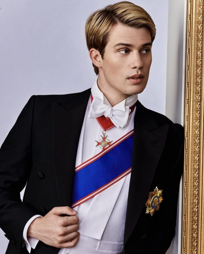 8 Fakta Menarik Film Red White and Royal Blue, Bikin Baper!